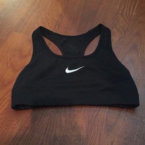 Black nike sports bra